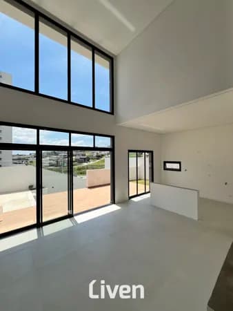 SOBRADO À VENDA COM 4 QUARTOS, 305M²