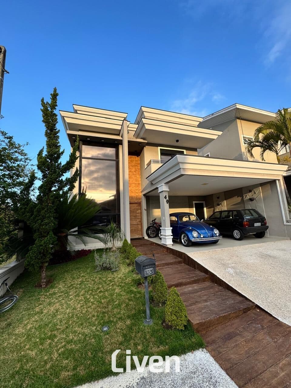 SOBRADO À VENDA COM 4 QUARTOS, 234 M² - URBANOVA!!