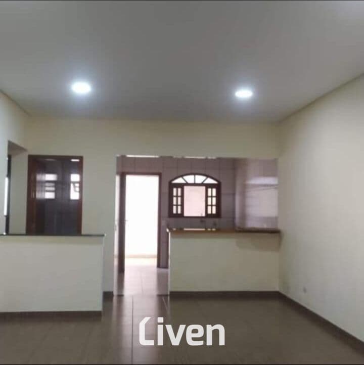 CASA À VENDA COM 2 QUARTOS, 110M²