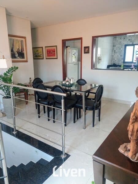 SOBRADO À VENDA COM 5 QUARTOS, 400M²