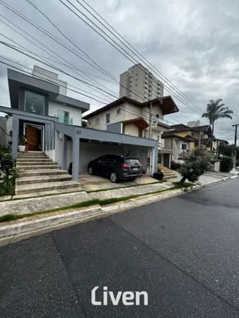 SOBRADO À VENDA, CONDOMÍNIO FECHADO, 4 QUARTOS, 256 M²!!