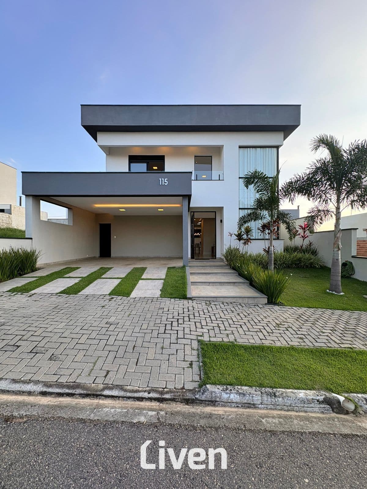 SOBRADO 250M², 3 QUARTOS - 1 SUÍTE, CONDOMÍNIO RUDÁ