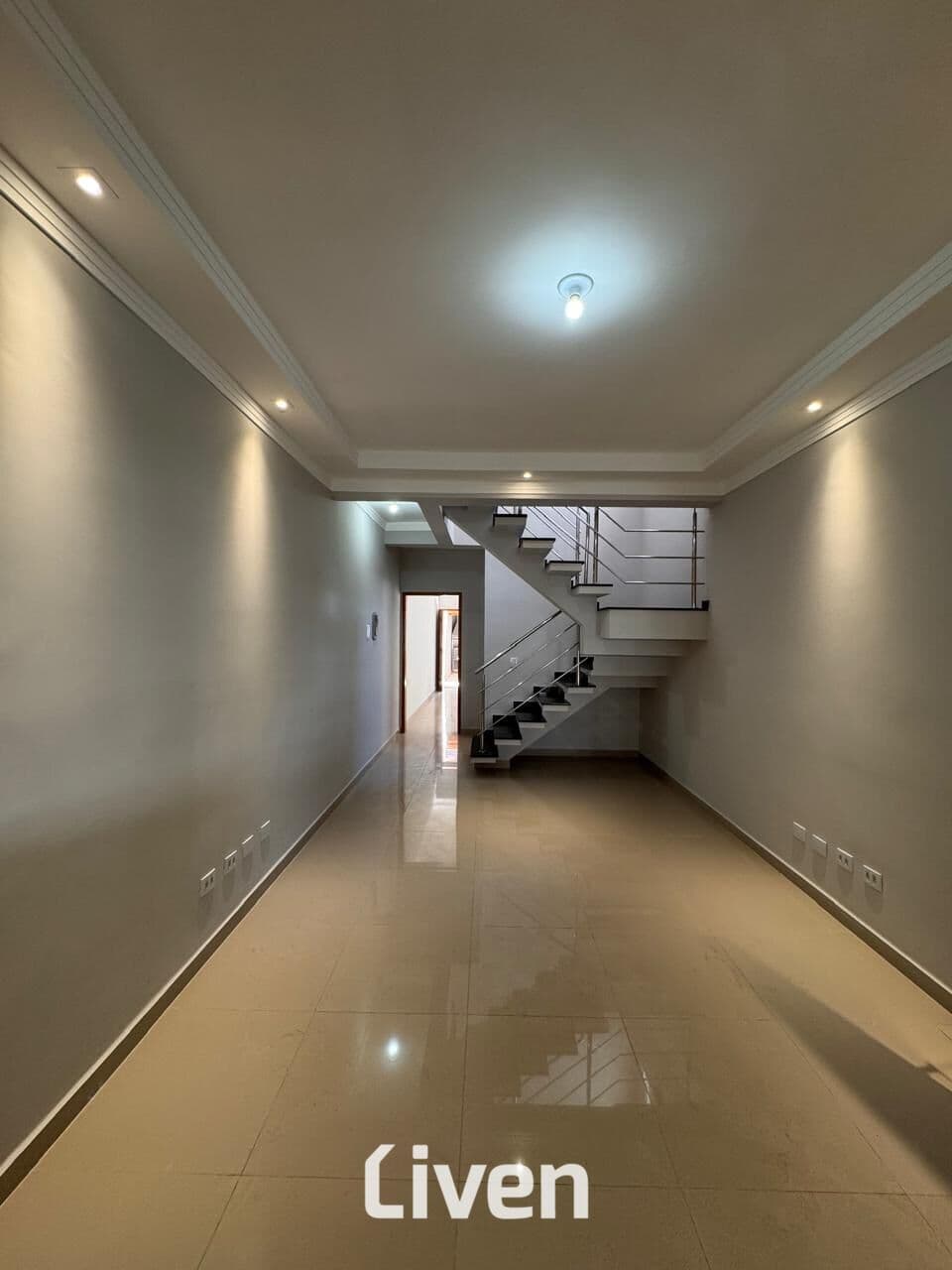 SOBRADO À VENDA, 3 QUARTOS, 125 M²!!