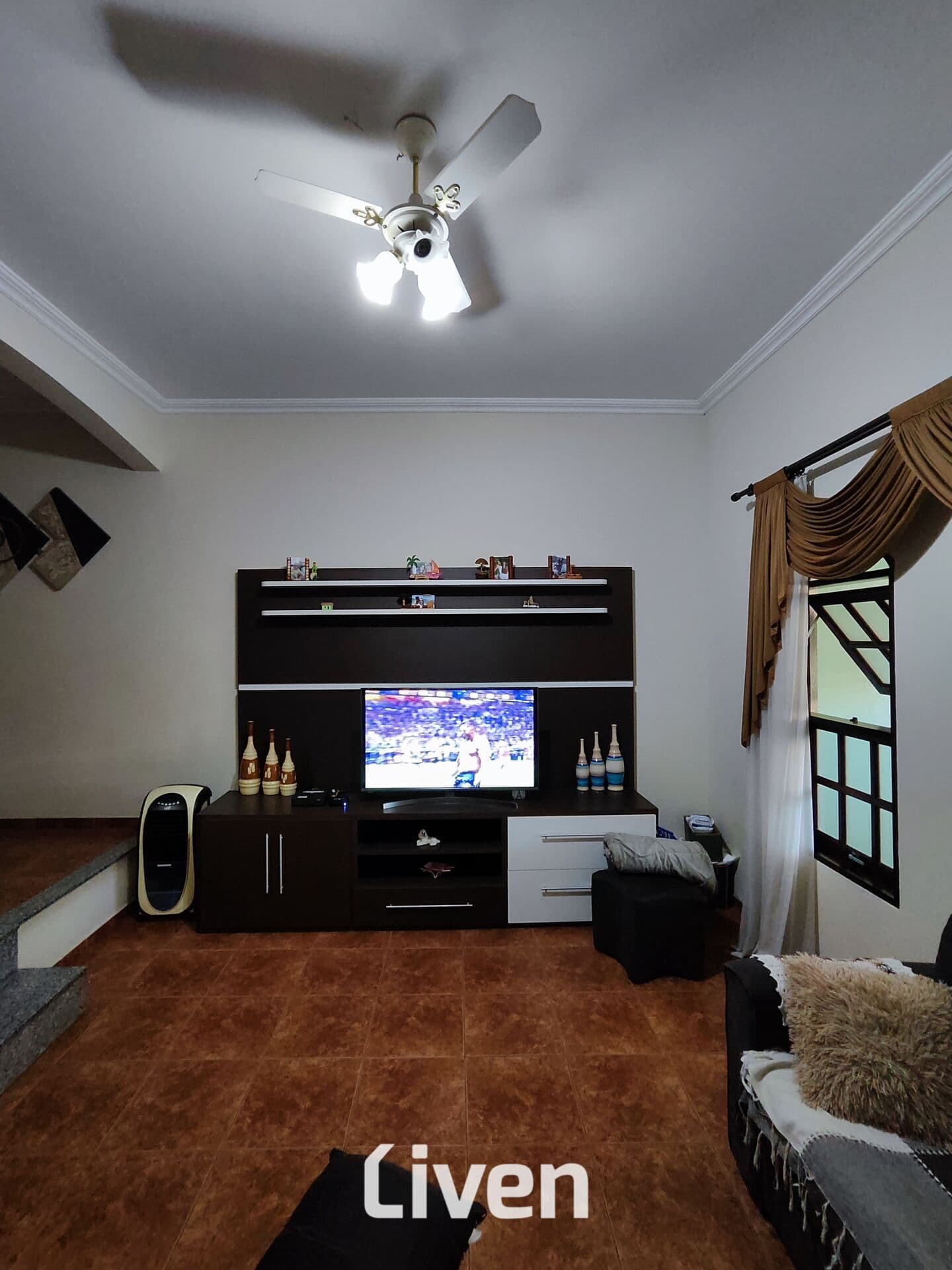 SOBRADO À VENDA COM 3 QUARTOS, 179M²
