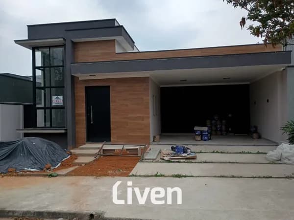 CASA À VENDA COM 3 QUARTOS, 150M²