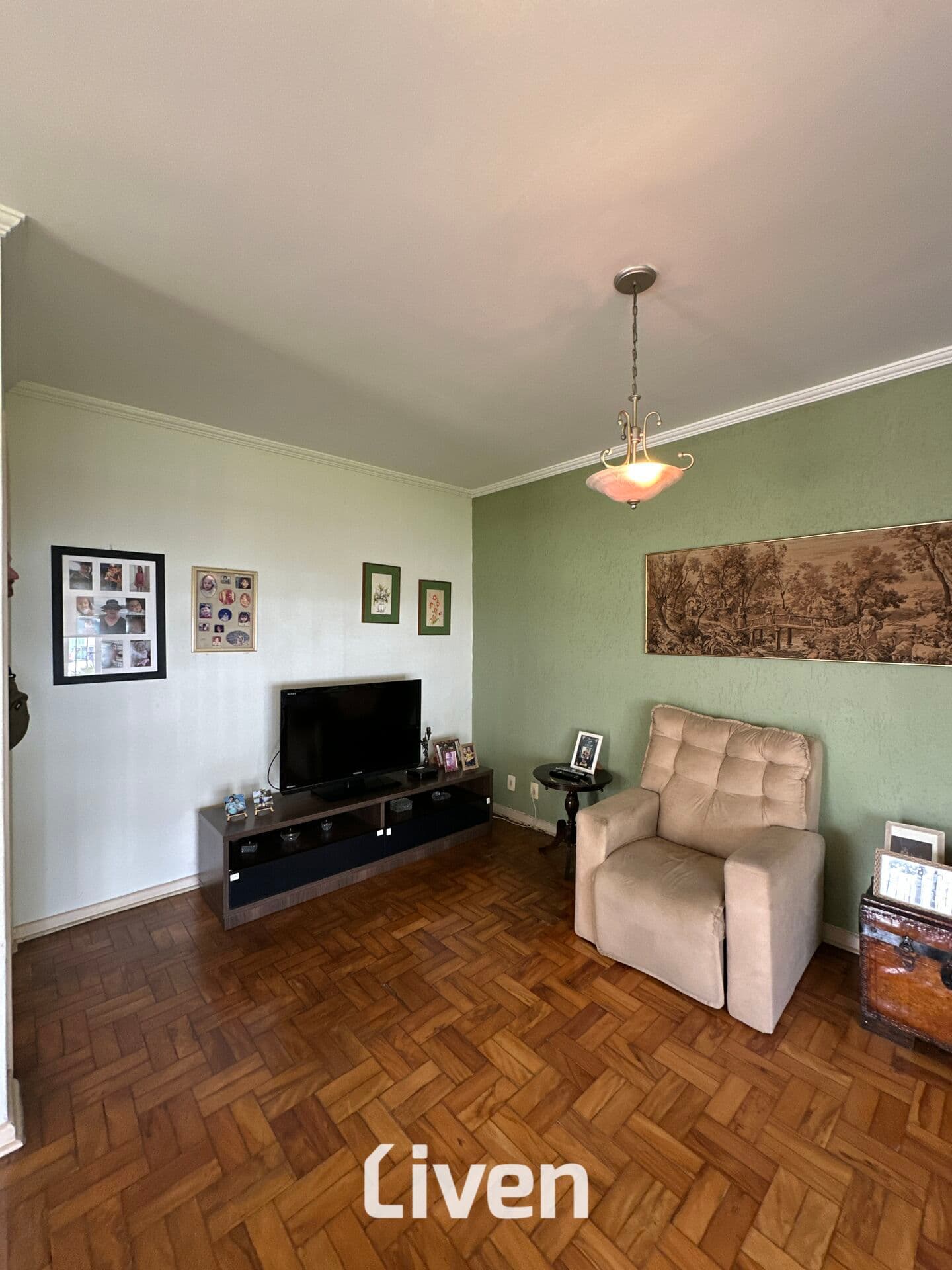 CASA À VENDA COM 3 QUARTOS, 347M²