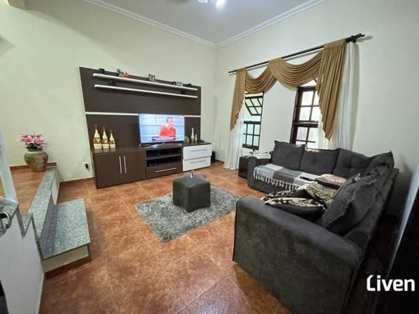 Sobrado à Venda em Jardim Sul, São José dos Campos - SP