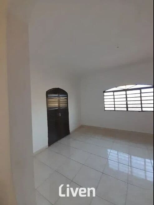 SOBRADO À VENDA, 5 DORMITÓRIOS, 300 M²!!