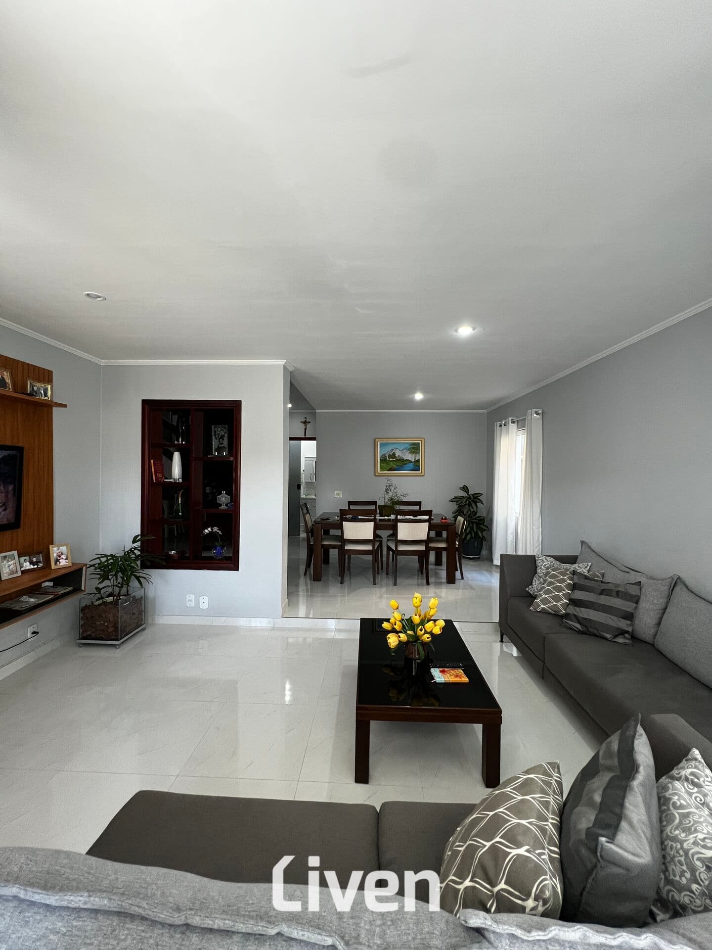 SOBRADO À VENDA COM 3 QUARTOS, 264M² NO BOSQUE DOS EUCALIPTOS