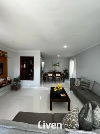SOBRADO À VENDA COM 3 QUARTOS, 264M² NO BOSQUE DOS EUCALIPTOS