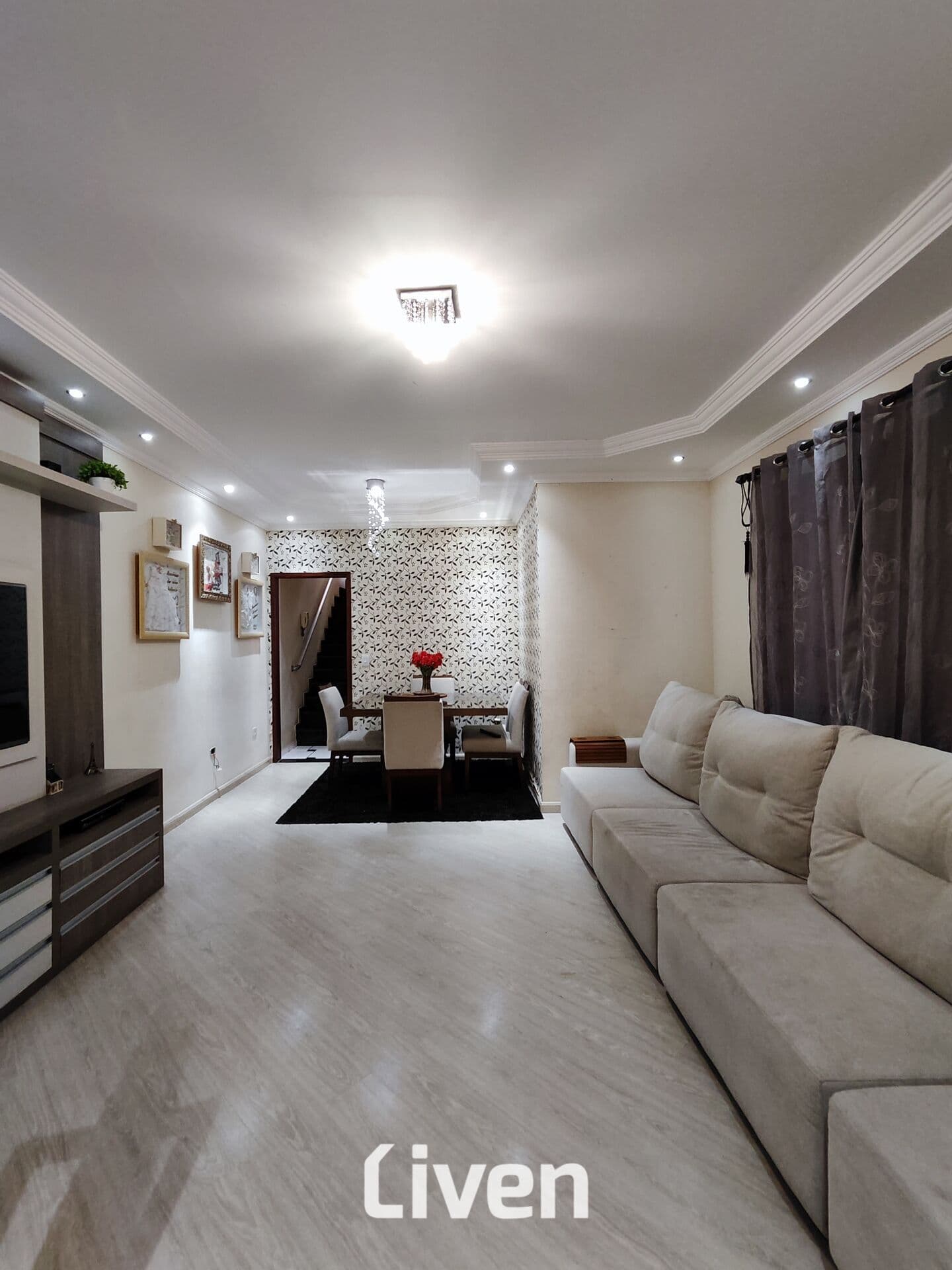 SOBRADO À VENDA, 3 QUARTOS, 150 M²!!