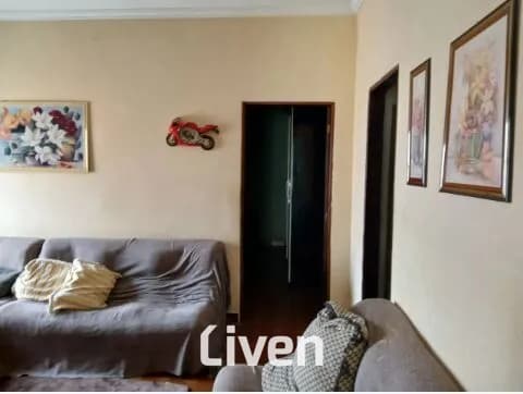 CASA À VENDA, 3 QUARTOS, 250 M²!!