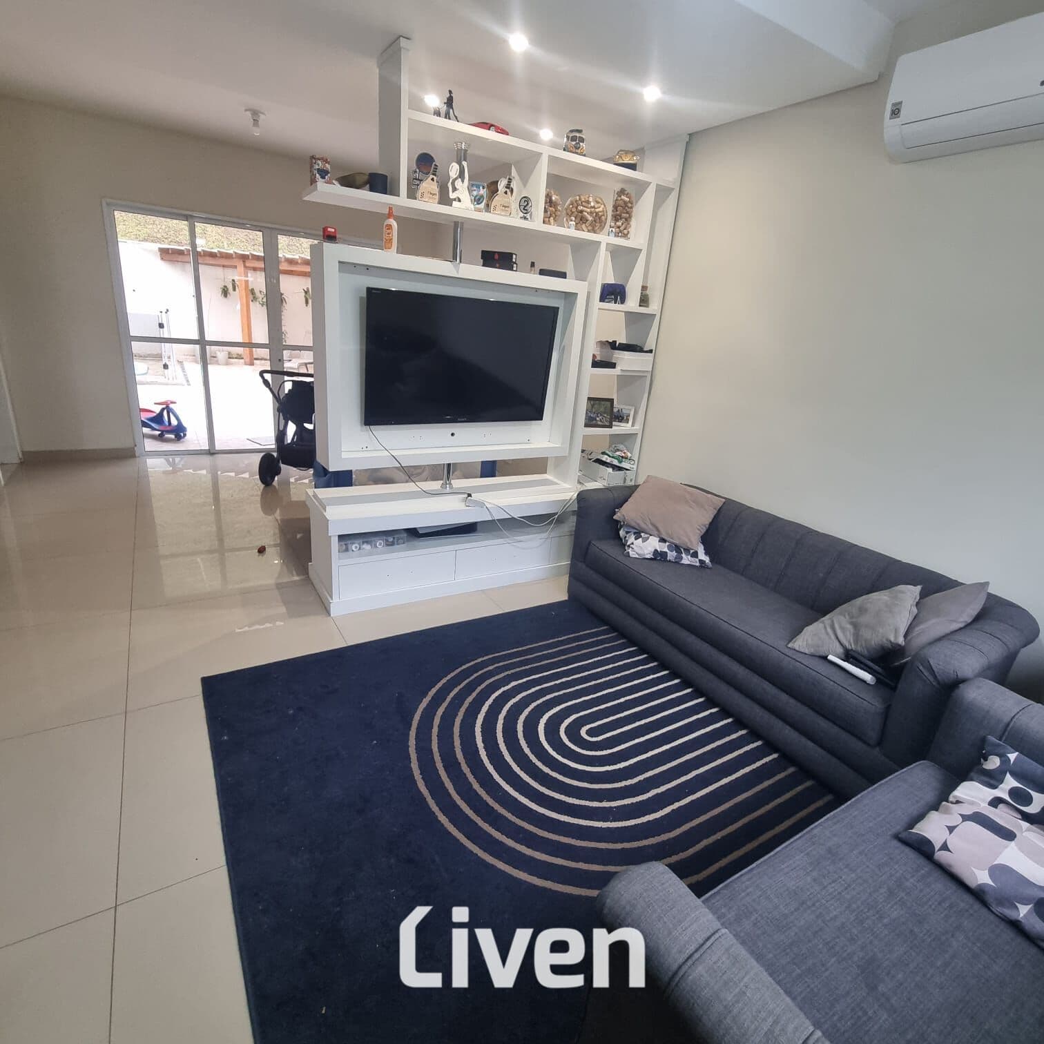 SOBRADO EM CONDOMÍNIO À VENDA COM 3 QUARTOS, 336m²