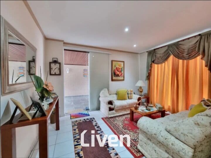 CASA À VENDA COM 4 QUARTOS, 240 M² - PALMEIRAS DE SÃO JOSÉ!!