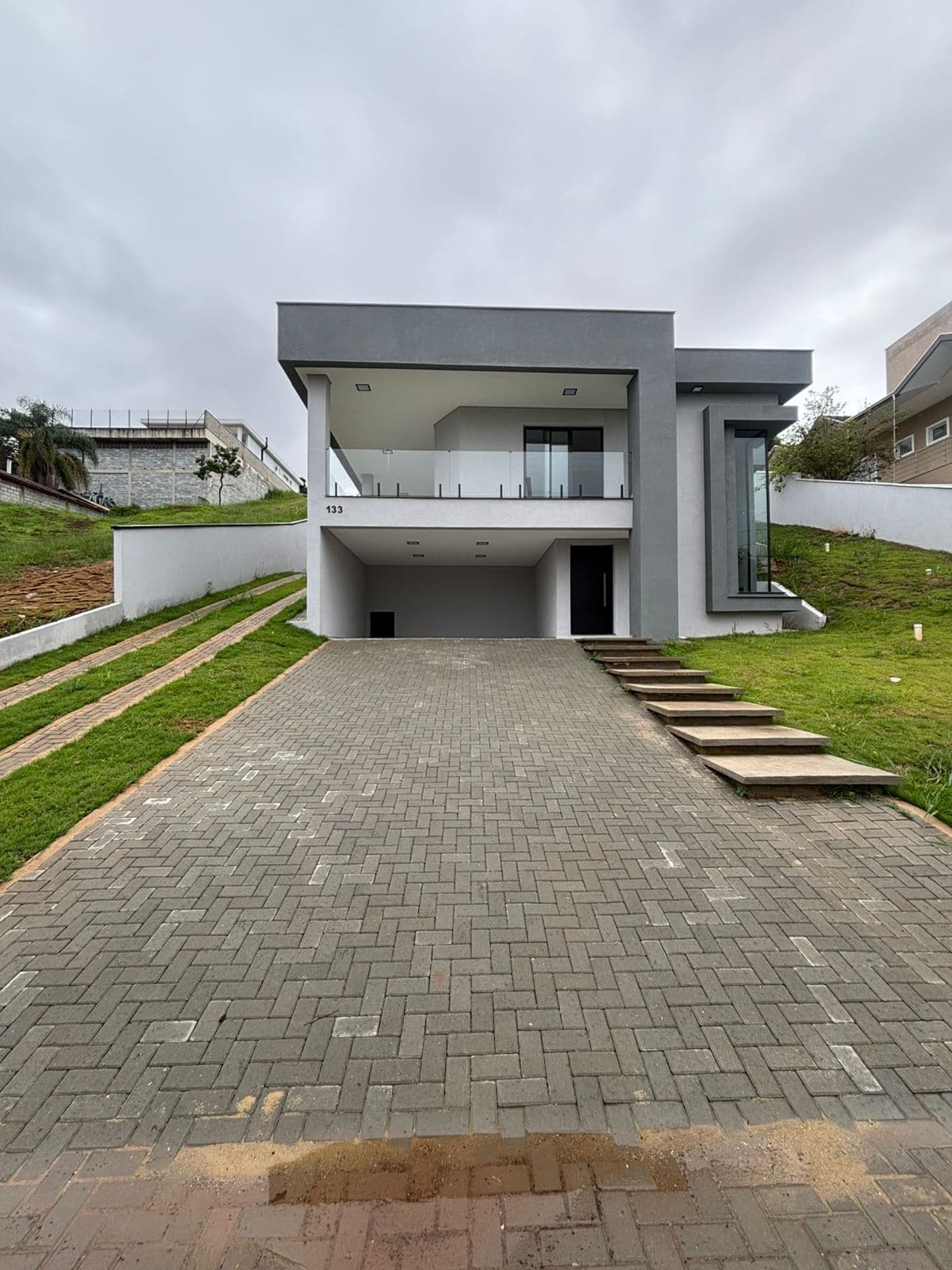SOBRADO À VENDA COM 4 QUARTOS, 270M² NO MIRANTE DO VALE