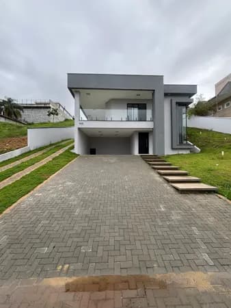 SOBRADO À VENDA COM 4 QUARTOS, 270M² NO MIRANTE DO VALE