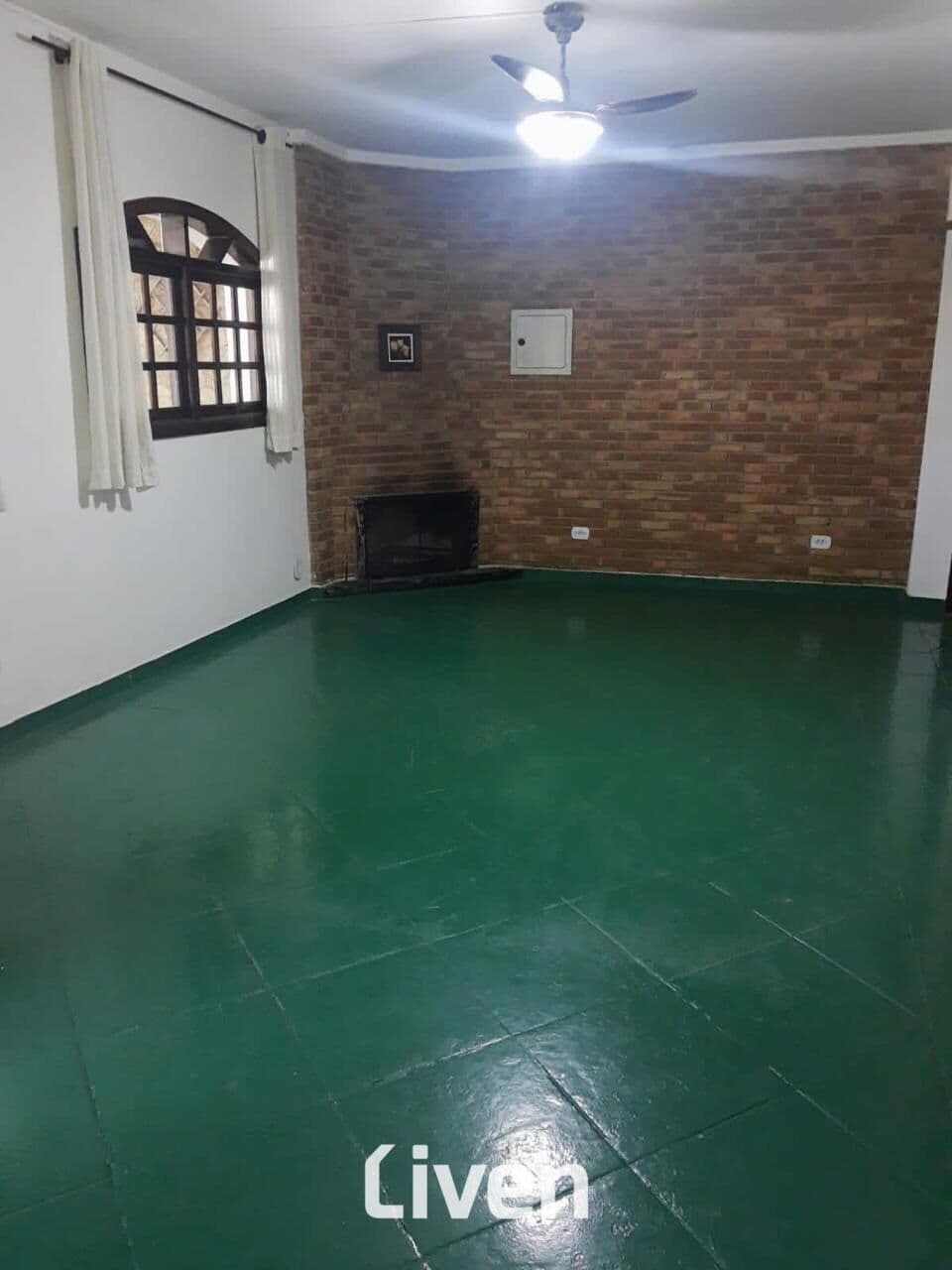 SOBRADO À VENDA, 2 QUARTOS, 250 M²!!