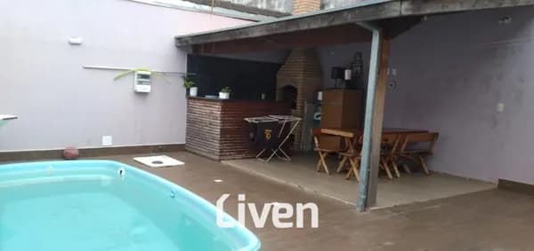 CASA À VENDA DE 2 QUARTOS, 70M²