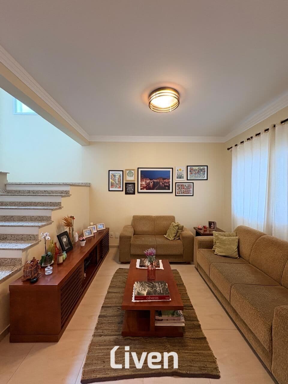 Sobrado à Venda, 250m², 4 Quartos - 1 Súite, Recanto da Serra