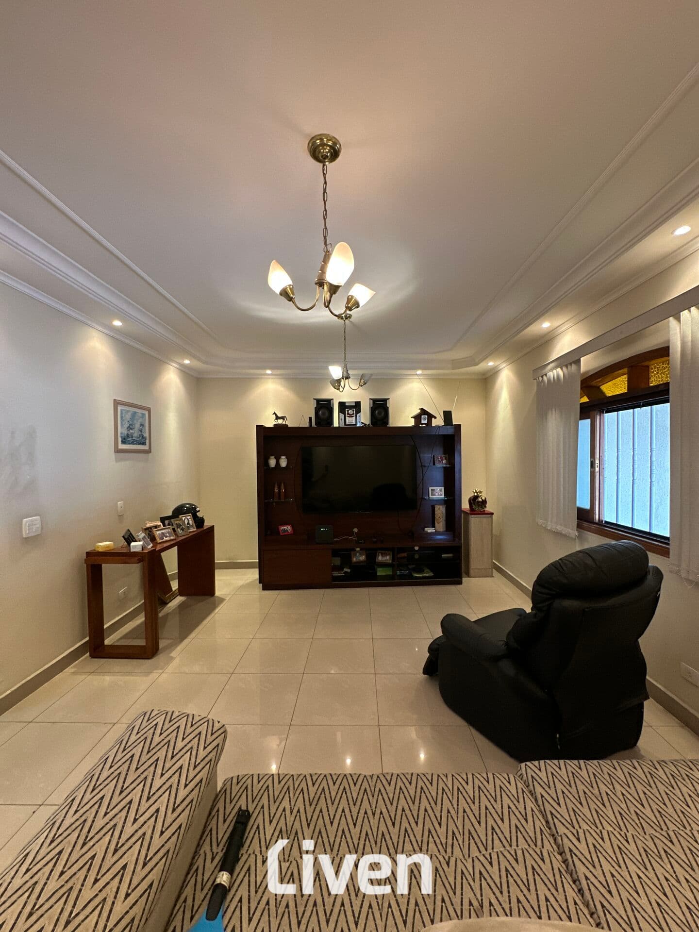 SOBRADO À VENDA, 5 QUARTOS, 378 M²!!