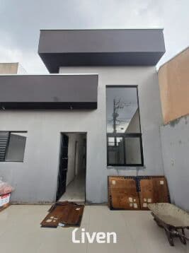 CASA Á VENDA COM 3 QUARTOS, 123M²