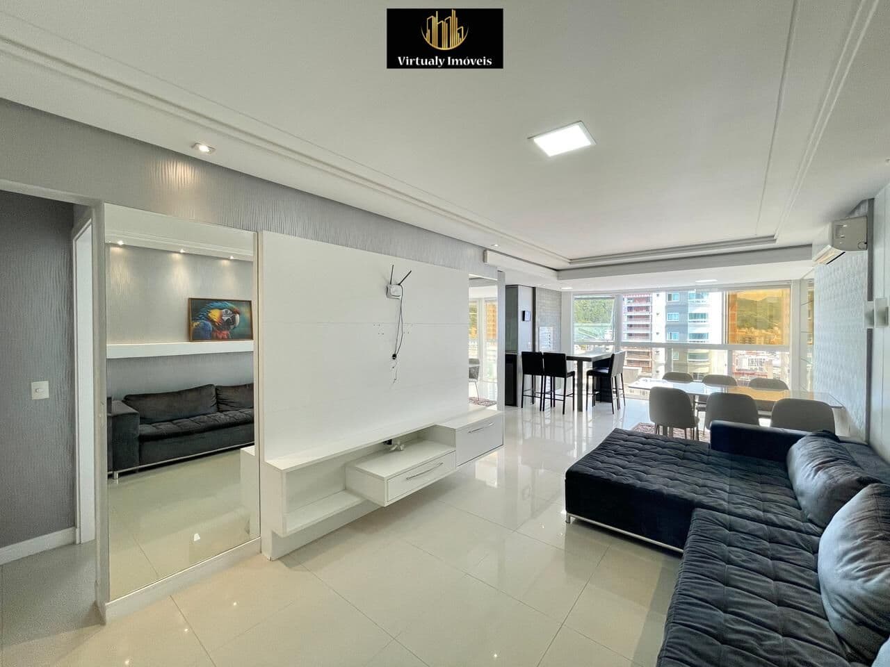 Apartamento mobiliado com 02 suítes para locação anual em Balneário Camboriú