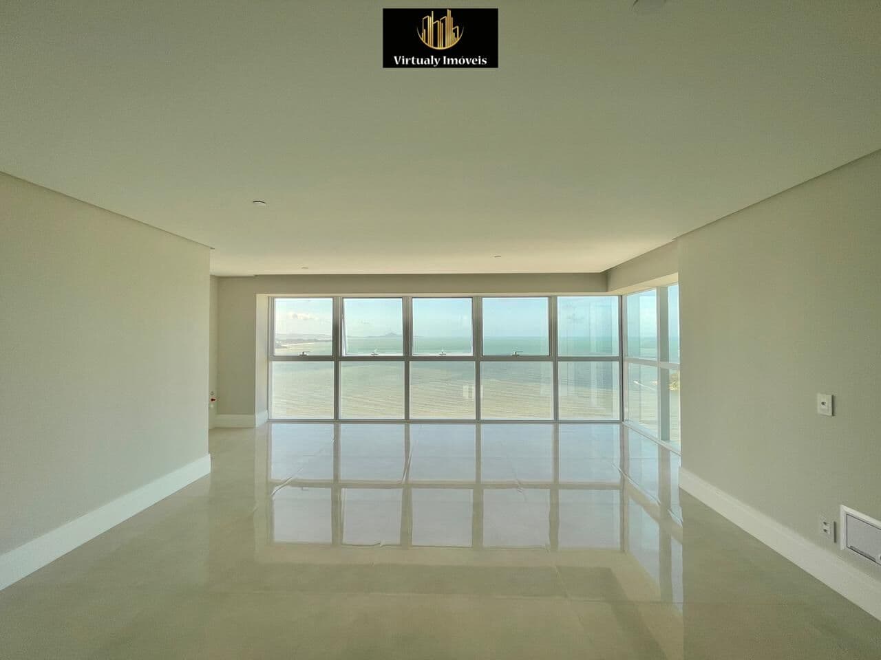 Apartamento andar alto no Edifício One Tower em Balneário Camboriú