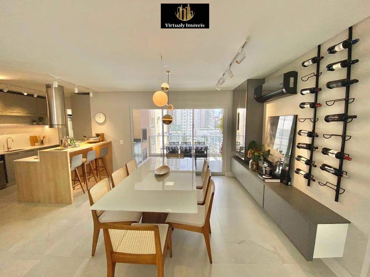 Apartamento mobiliado no Edifício Pontal di Vitta em Balneário Camboriú