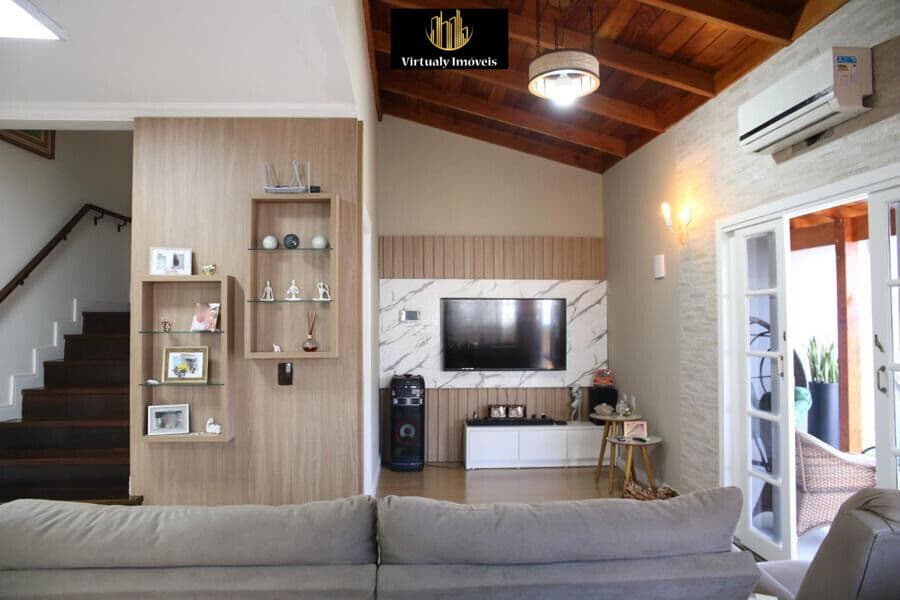 Casa mobiliada no bairro Ariribá em Balneário Camboriú