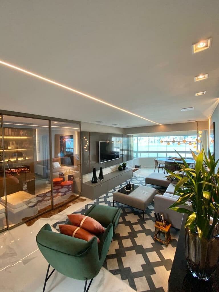 Apartamento mobiliado no Edifício Luz do Mar em Balneário Camboriú