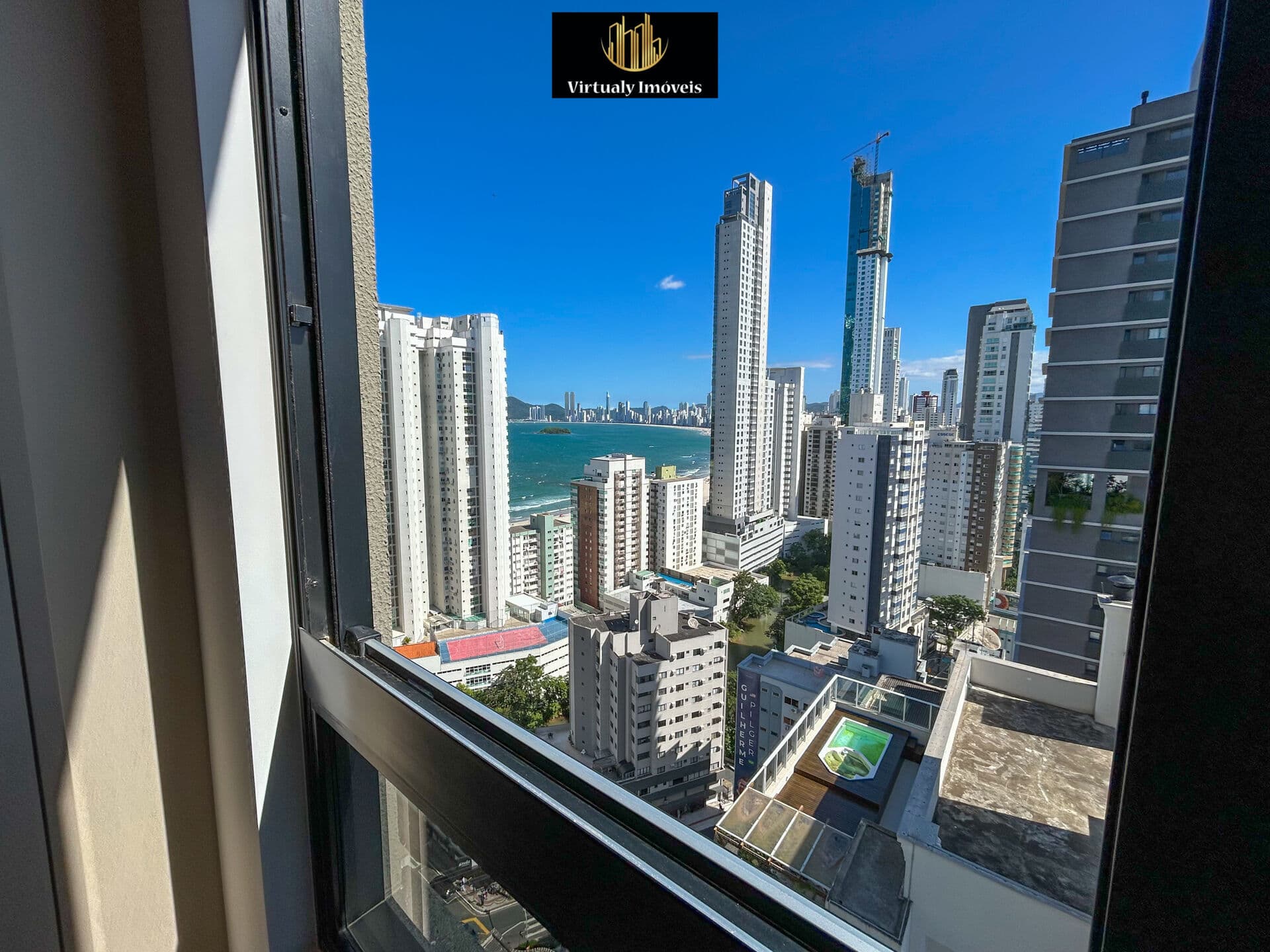Apartamento mobiliado no Edifício Riomaggiore em Balneário Camboriú