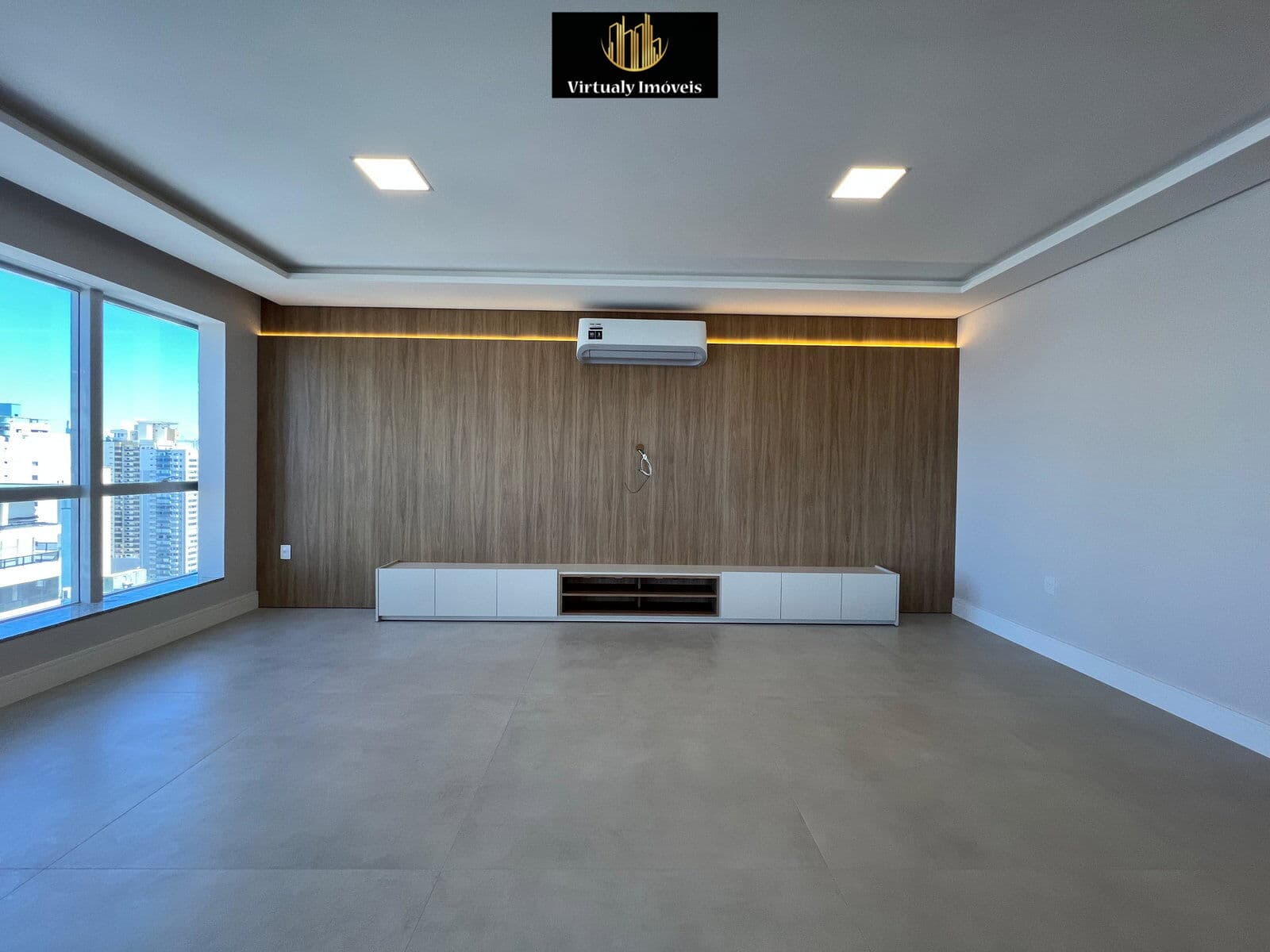 Apartamento semi-mobiliado no Edifício Olimpia Residence em Balneário Camboriú