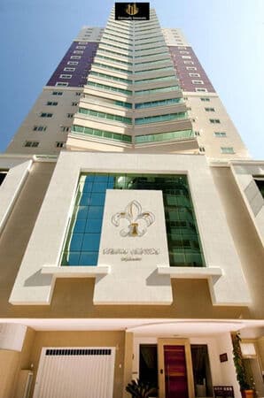 Apartamento diferenciado no Edifício Lorena Cristina em Balneário Camboriú
