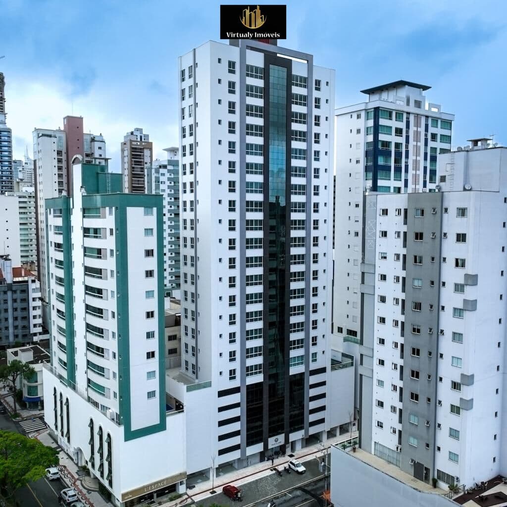 Apartamento diferenciado no Edifício Solar di Capri em Balneário Camboriú