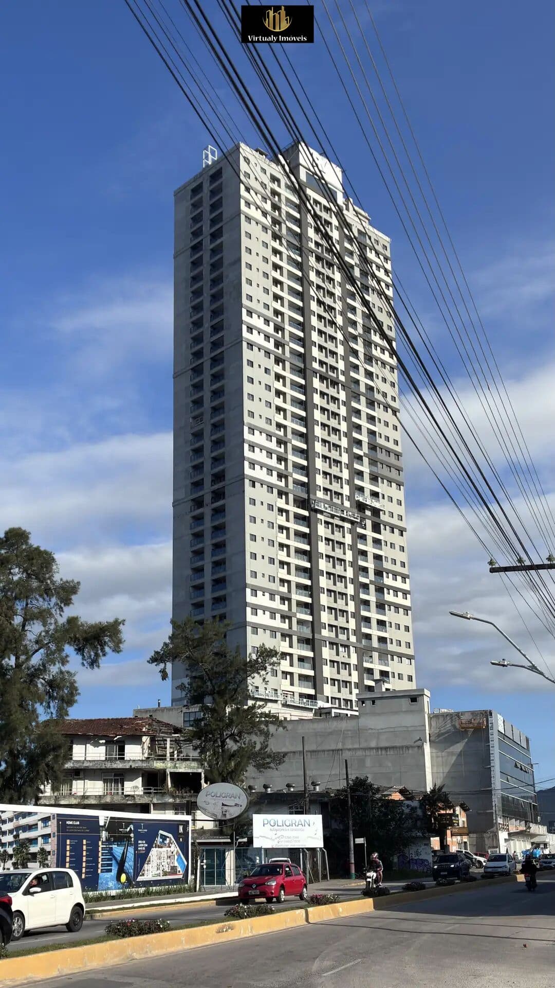 Apartamento com 03 dormitórios no Edifício Camboriú Boulevard