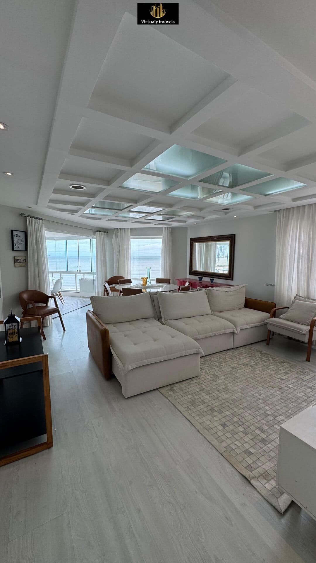 Apartamento mobiliado no Edifício Cidade Firenze em Balneário Camboriú