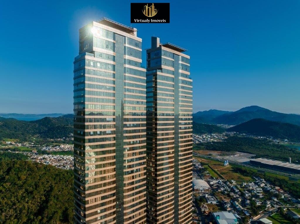 Apartamento no Edifício Yachthouse em Balneário Camboriú