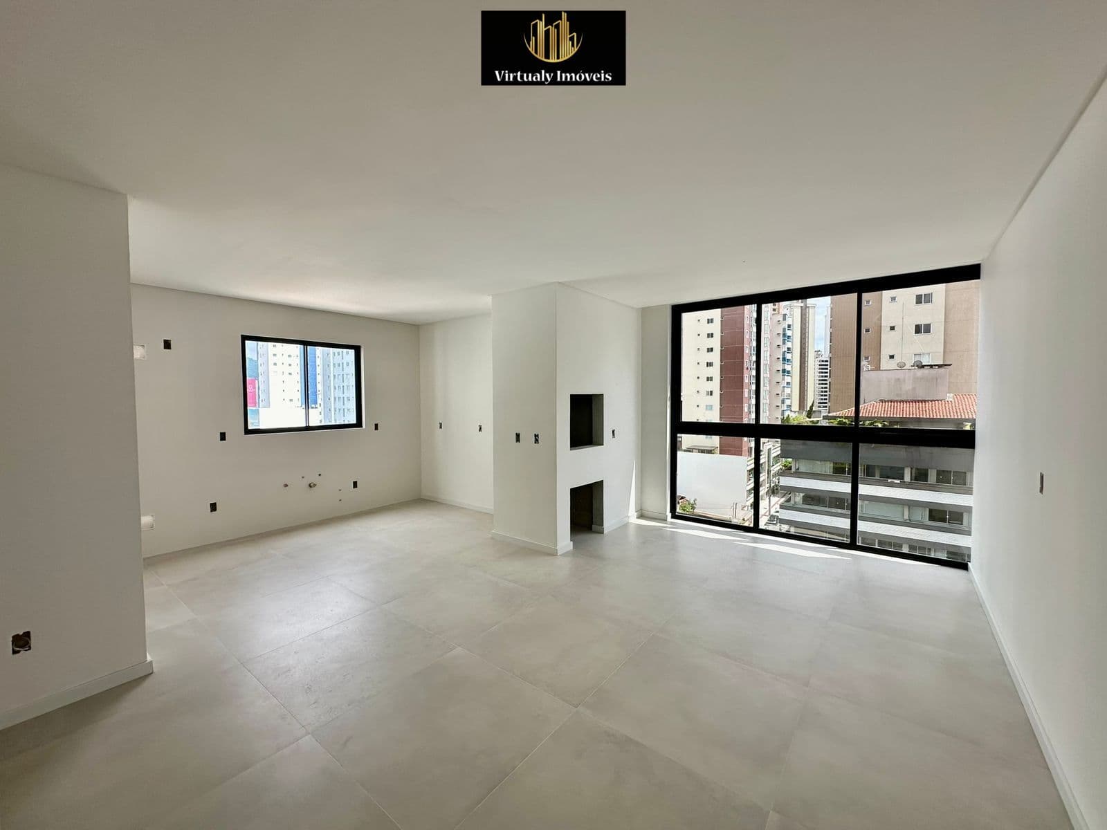 Apartamento no Edifício Farol de Valença em Balneário Camboriú