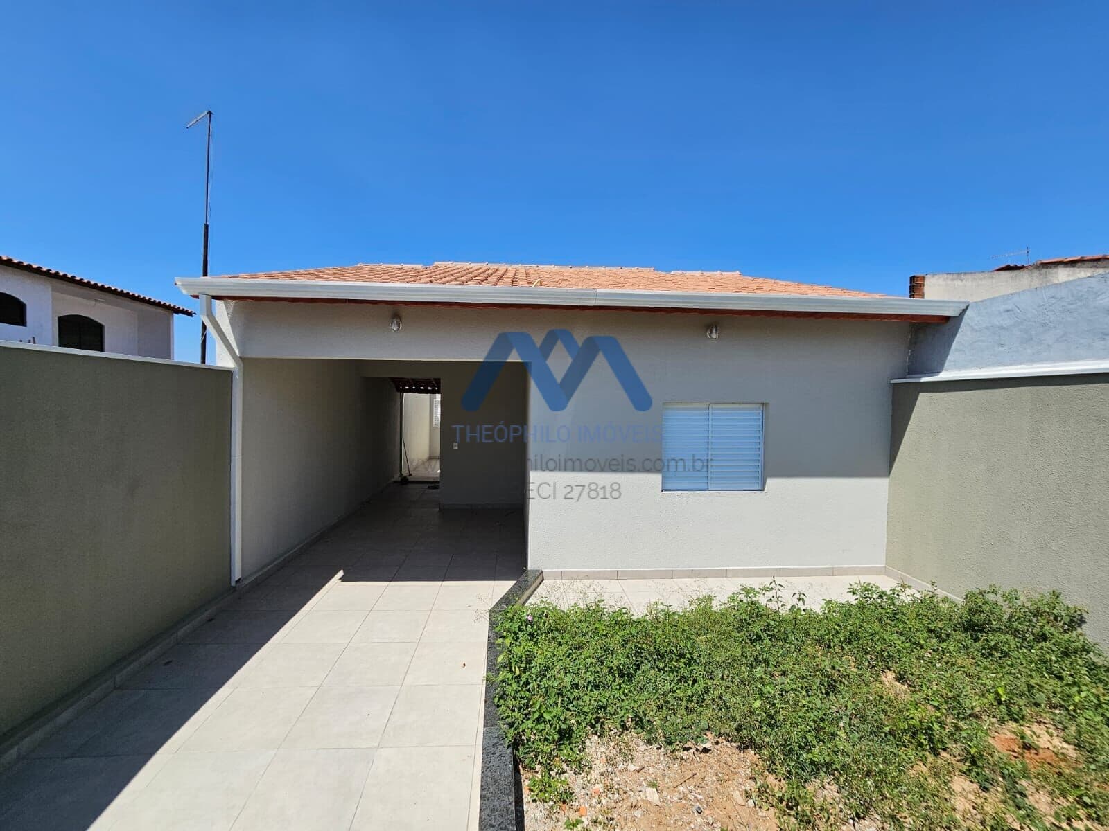 Casa Térrea com 3 dormitórios sendo 1 suíte