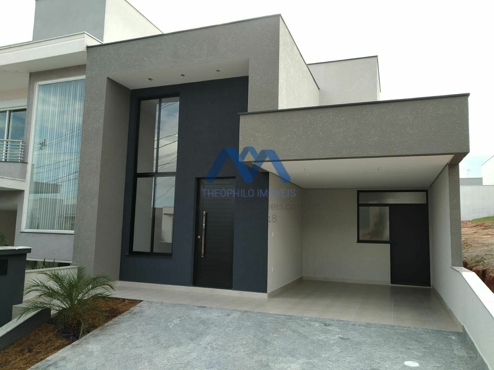 Excelente Casa Novíssima em Condomínio