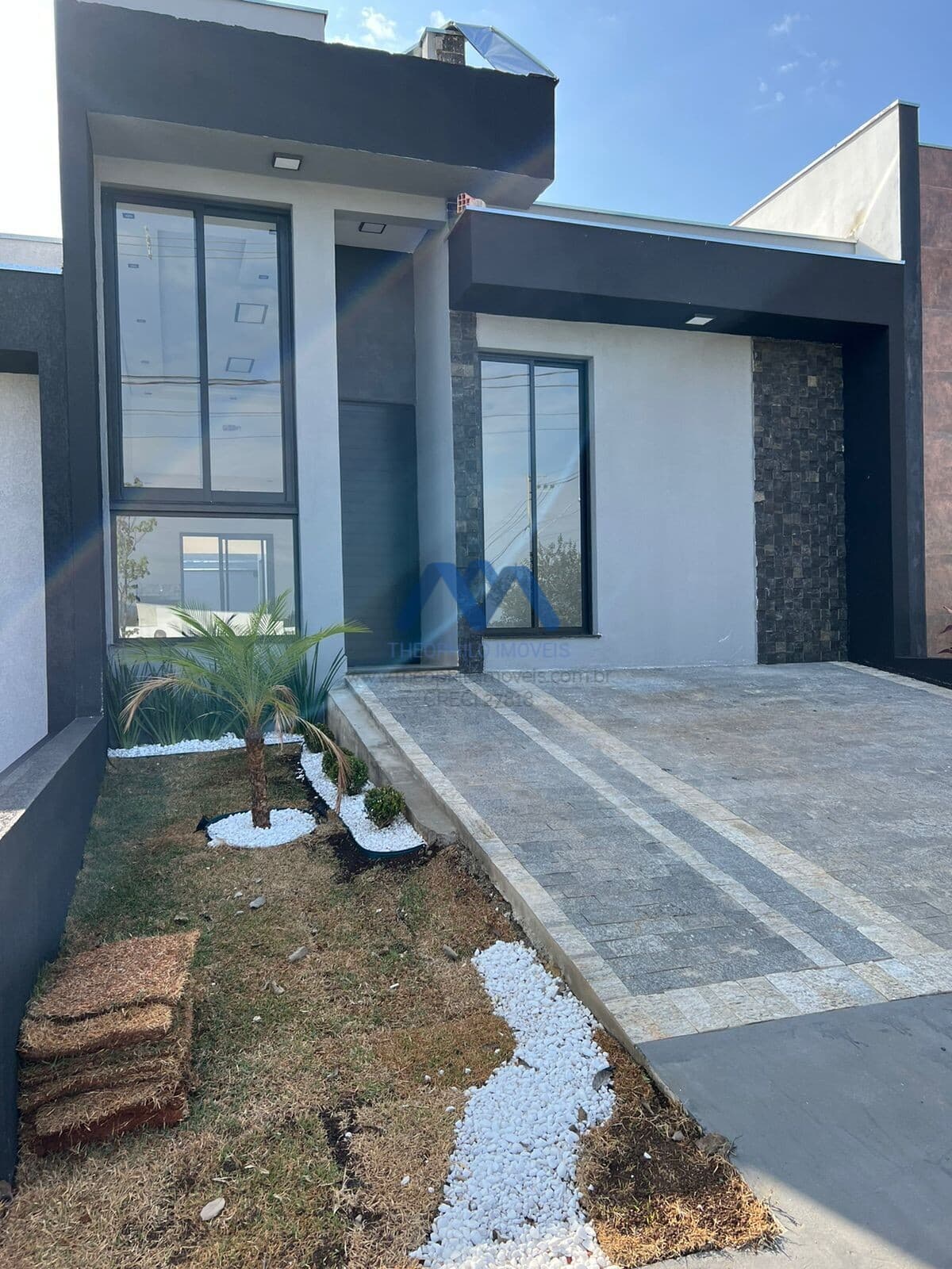 Linda Casa Pronta para Morar no Condomínio Villagio Ipanema 1