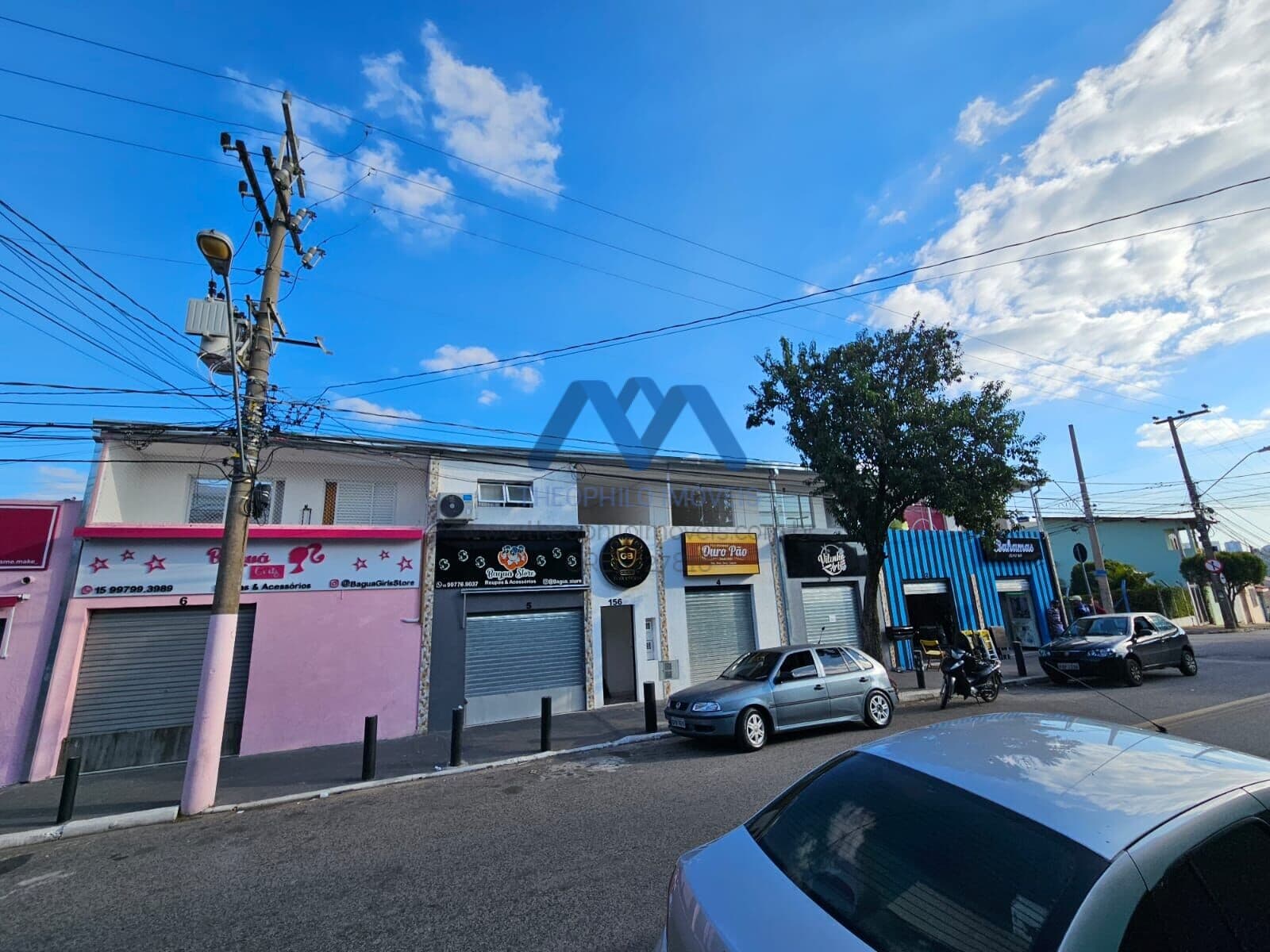 GALERIA DE 10 LOJAS + 1 APARTAMENTO COM SUÍTE!