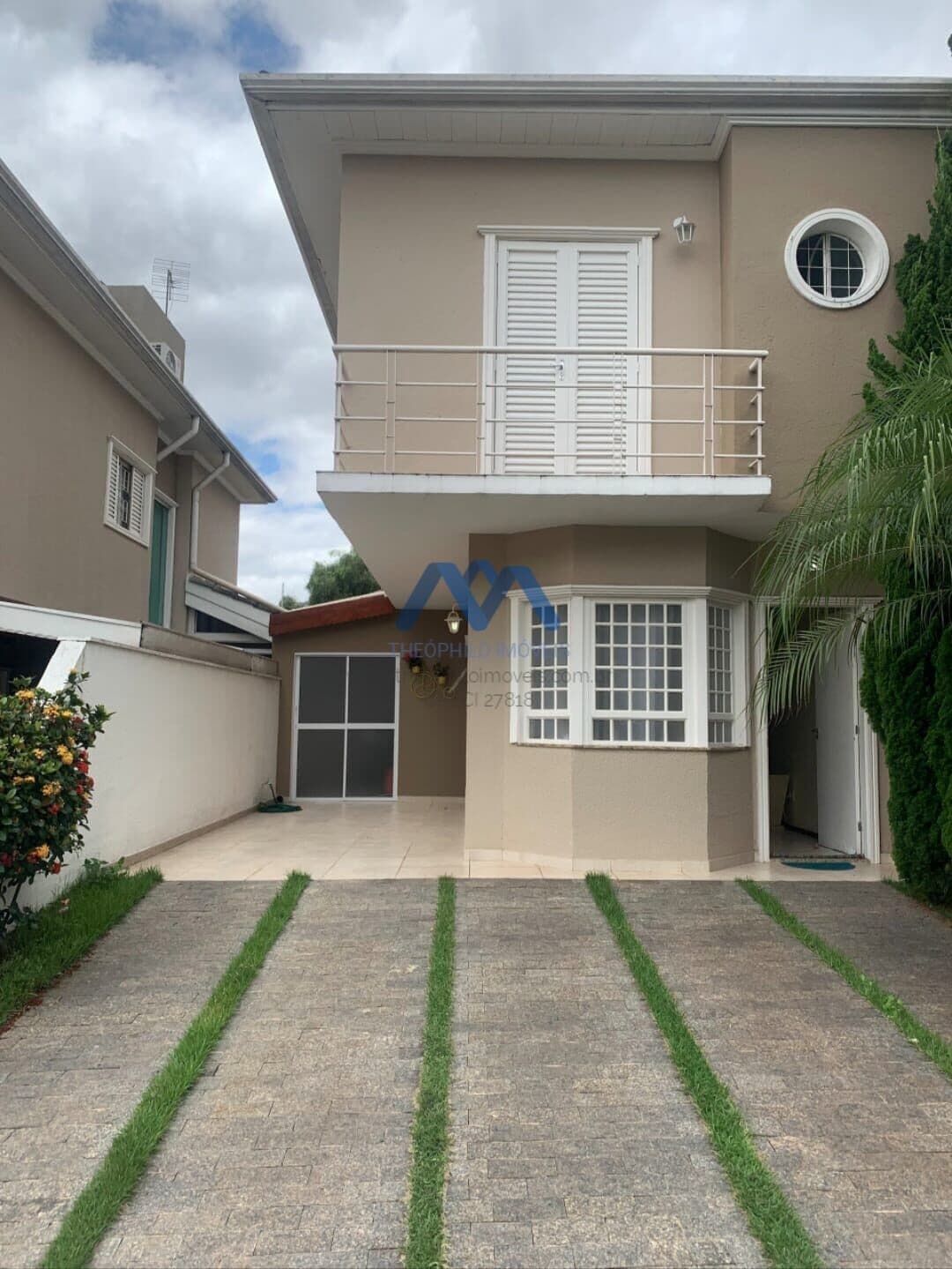 Lindo Sobrado em Condomínio