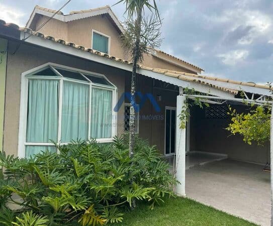 Linda Casa em Condomínio à Venda