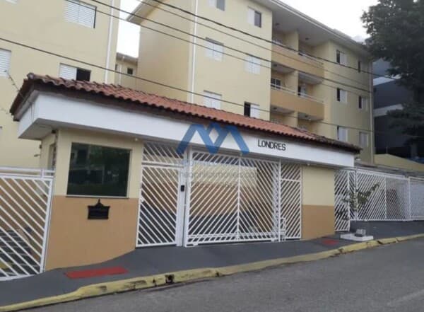 EXCELENTE APARTAMENTO PADRÃO COM 1 SUÍTE!