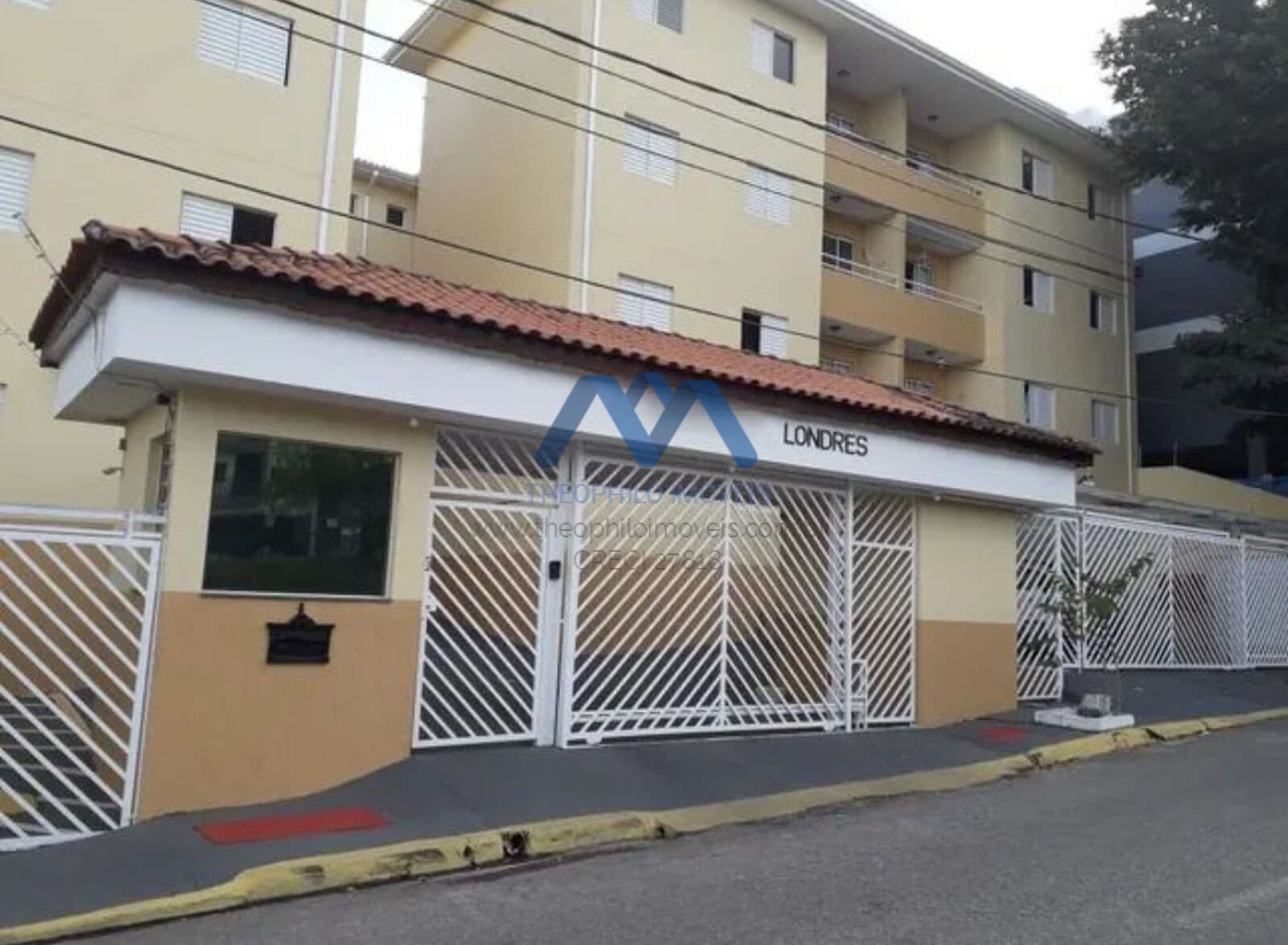 EXCELENTE APARTAMENTO PADRÃO COM 1 SUÍTE!
