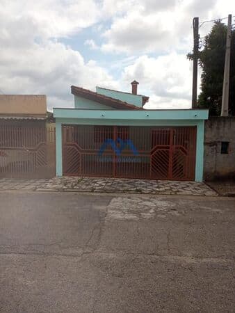 Excelente Casa com Edícula à Venda