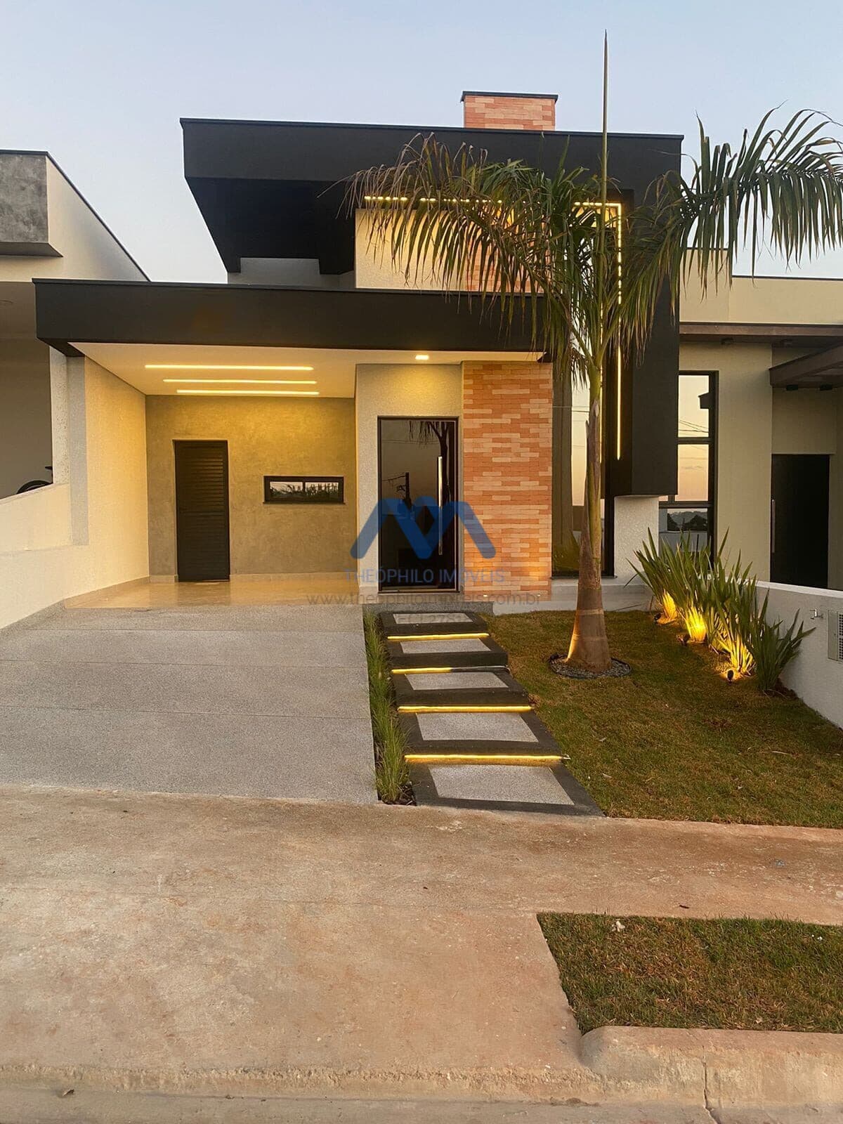 Lindíssima Casa à Venda no Condomínio Villagio Ipanema I