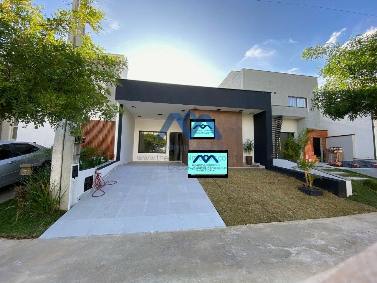 Belíssima Casa em Condomínio à Venda!