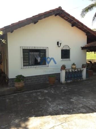 Linda Chácara de 2.500m² à Venda
